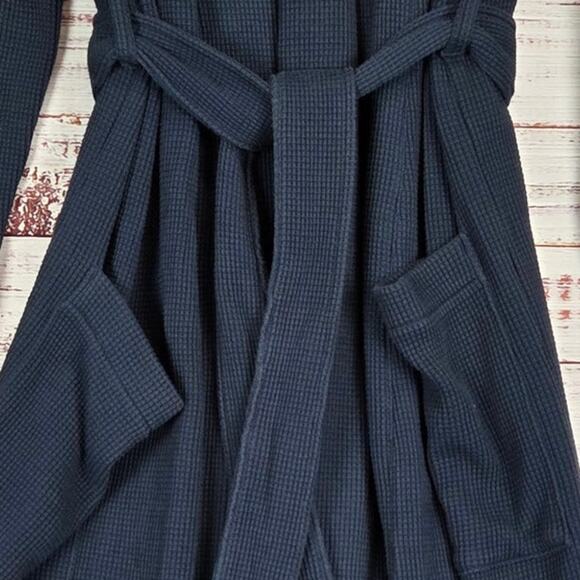 L.L. BEAN Men's Thermal Waffle Knit Robe M Navy Blue Cotton Blend Lounge Comfort - Picture 6 of 9
